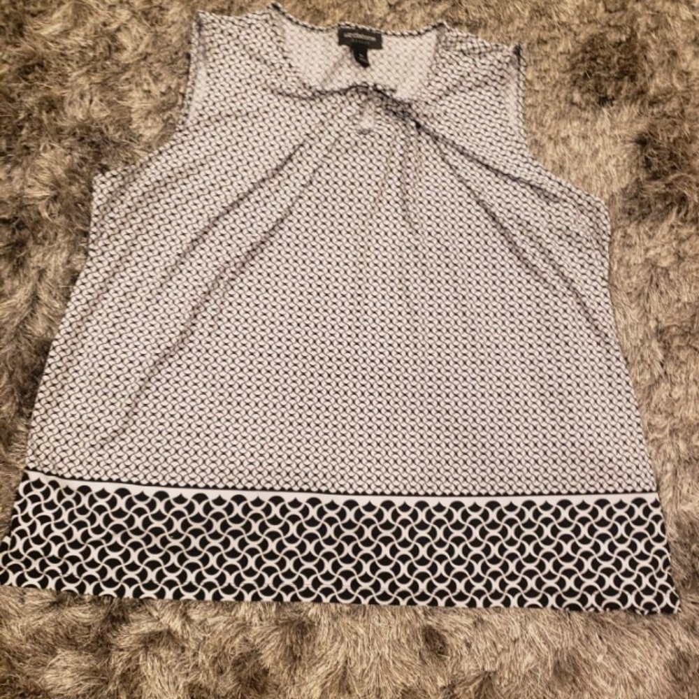Liz Claiborne Round Neck Sleeveless Blouse